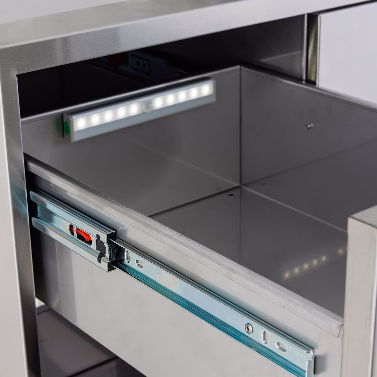 Blaze 44-Inch 4 Burner Professional Grill Cart