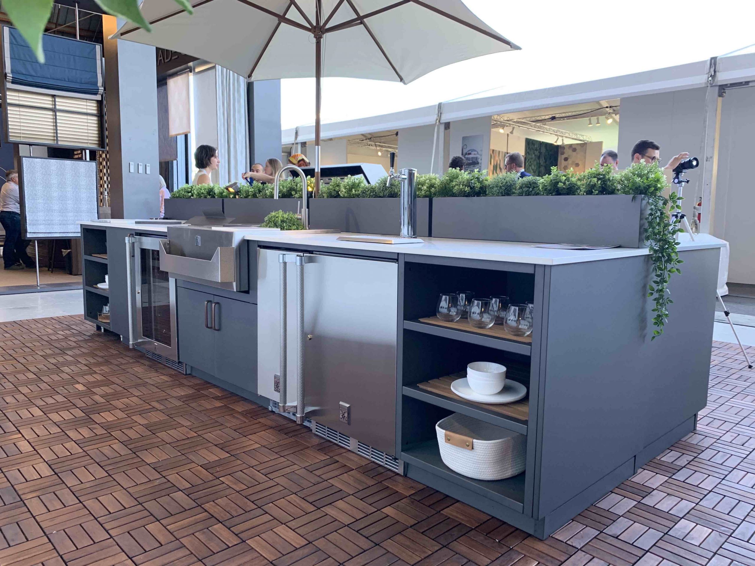 Hestan ASSY. REFRESHMENT CENTER HIGH SHELF 30"