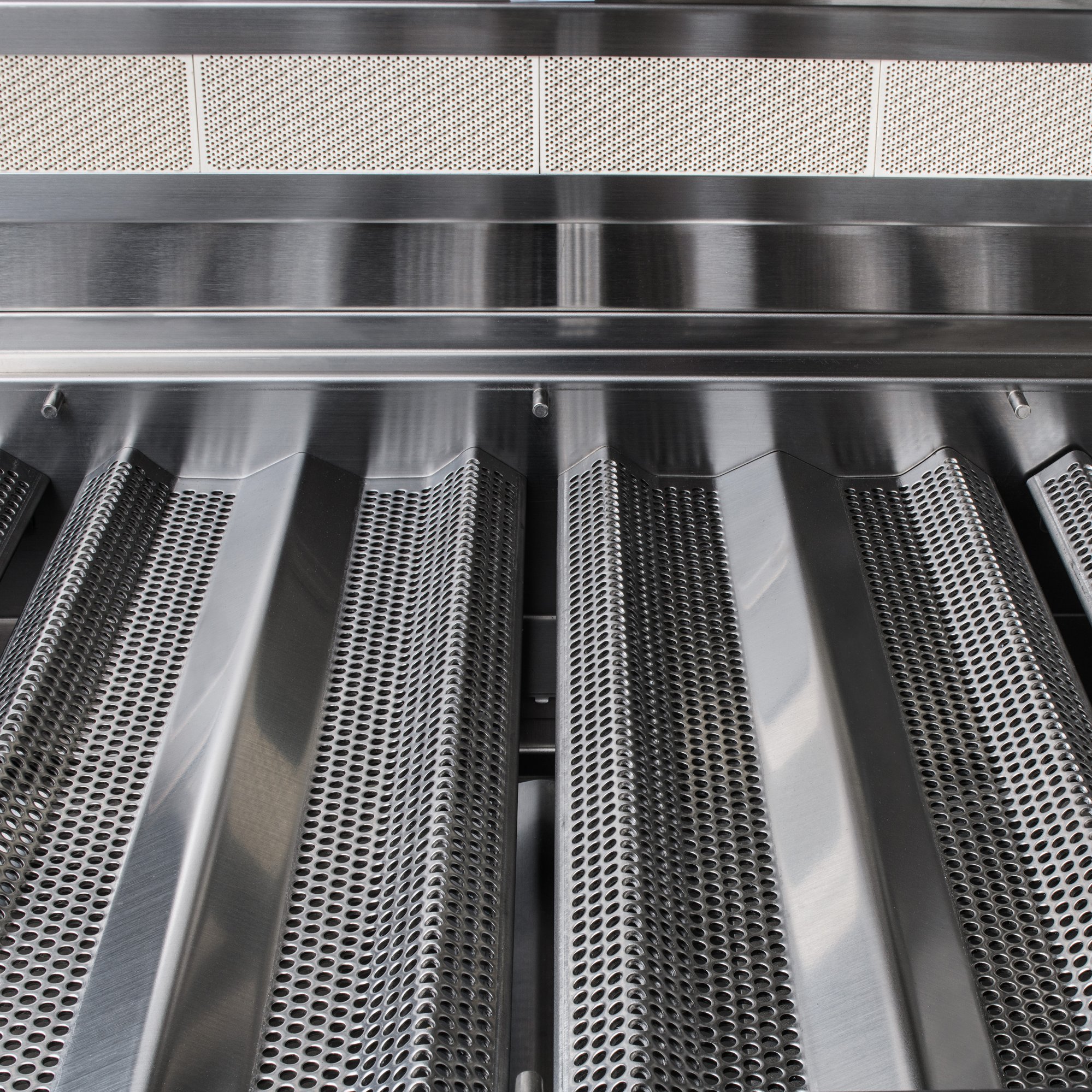 Blaze 40-Inch 5-Burner LTE Gas Grill with Rear Burner and Built-in Lighting System (Natural Gas)
