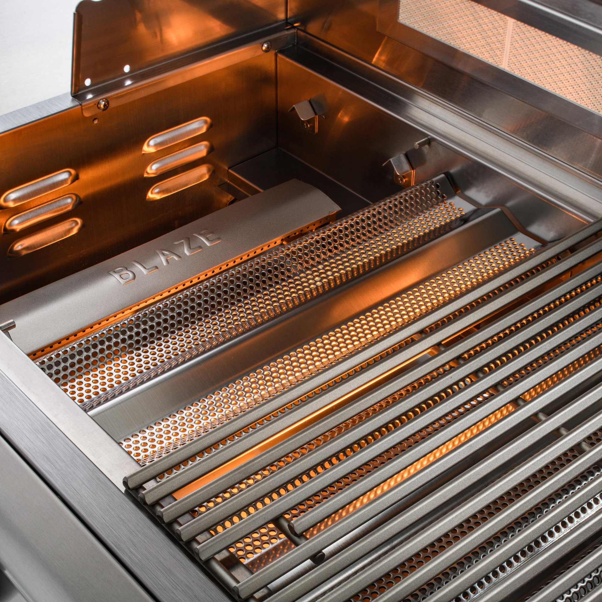 Blaze 40-Inch 5-Burner LTE Gas Grill with Rear Burner and Built-in Lighting System (Natural Gas)