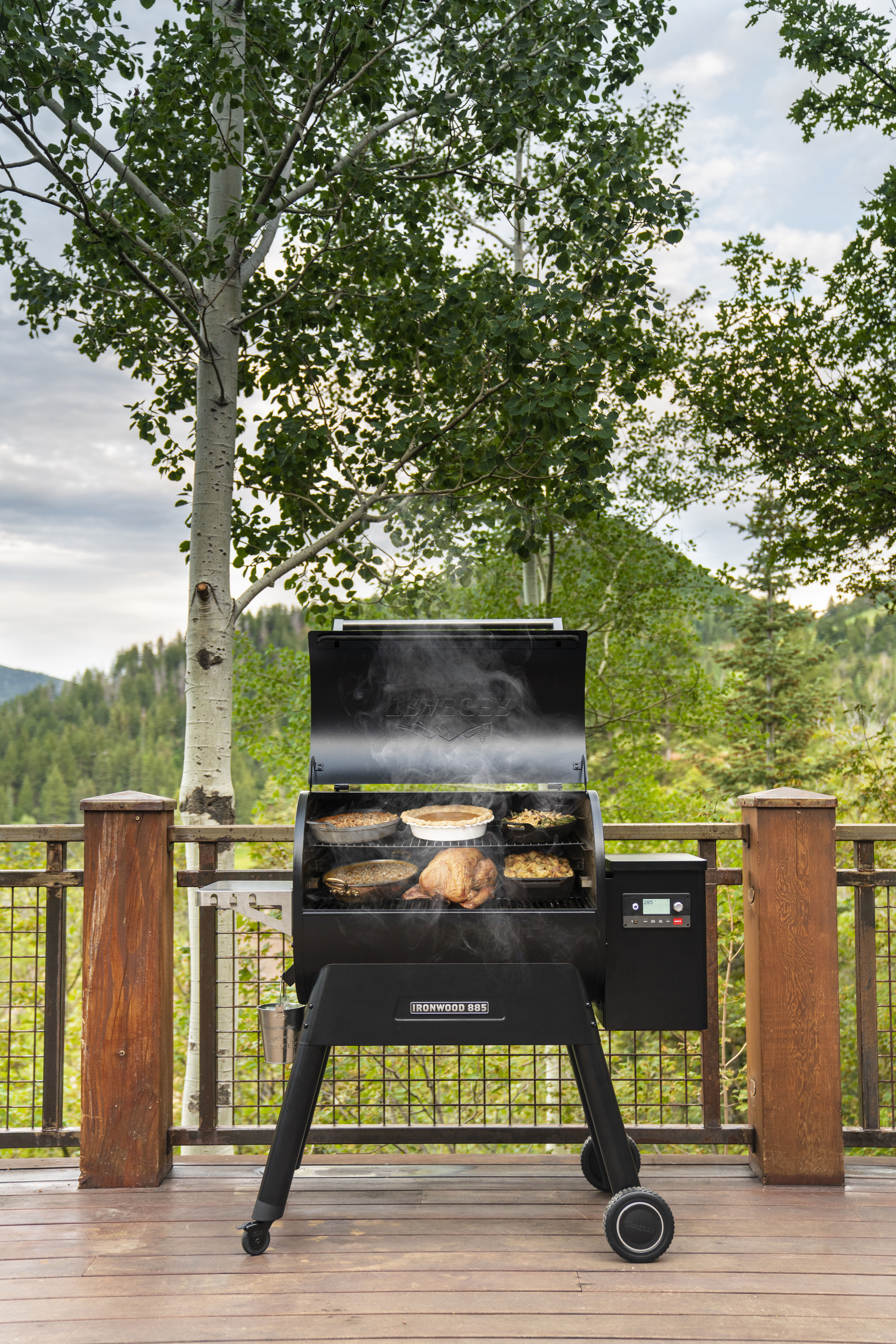 Traeger Full-length Grill Cover Ironwood 650